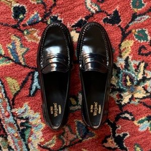 G.H. Bass & Co. Weejuns 
WHITNEY LUG WEEJUNS LOAFER